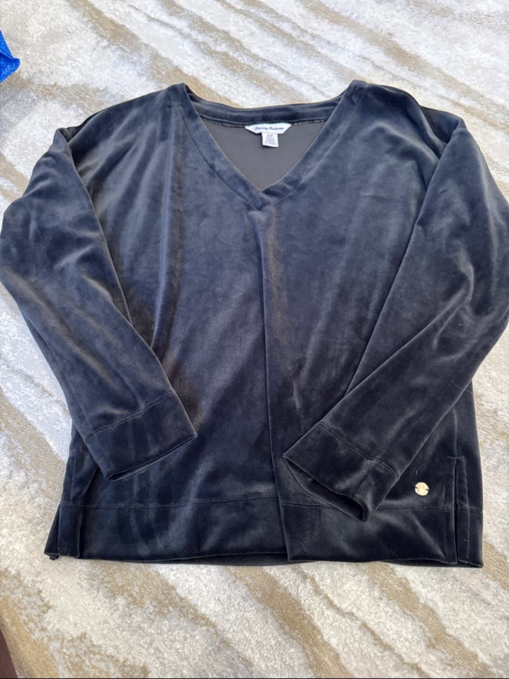 Tommy Bahama Black V-Neck shirt